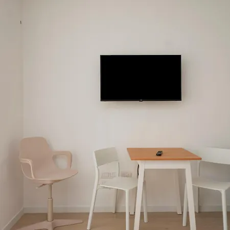 I Host - Binda 18 アパート