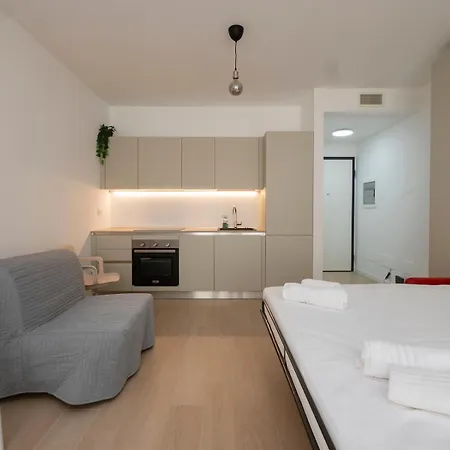 I Host - Binda 18 * ミラノ