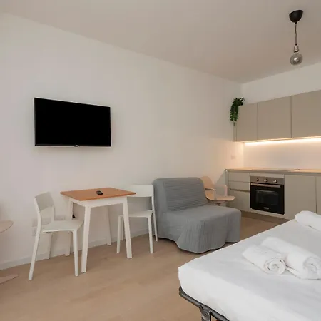 Apartment I Host - Binda 18